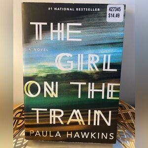 🩷10/$10🩷The Girl on the Train Book